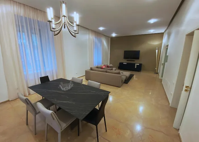 Luxury House With Parking